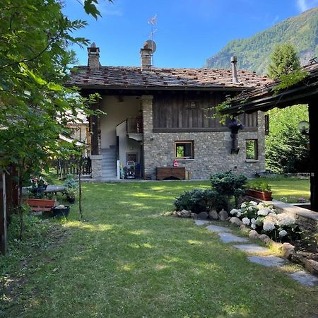 Chalet Blanc "Coeur Sapin" กูร์มาเยอร์ ภายนอก รูปภาพ