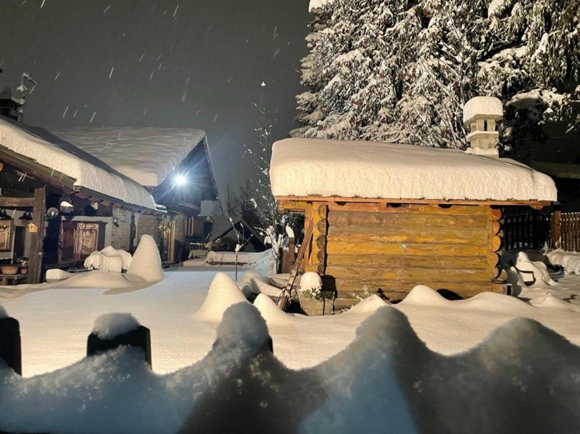 Chalet Blanc "Coeur Sapin" กูร์มาเยอร์ ภายนอก รูปภาพ