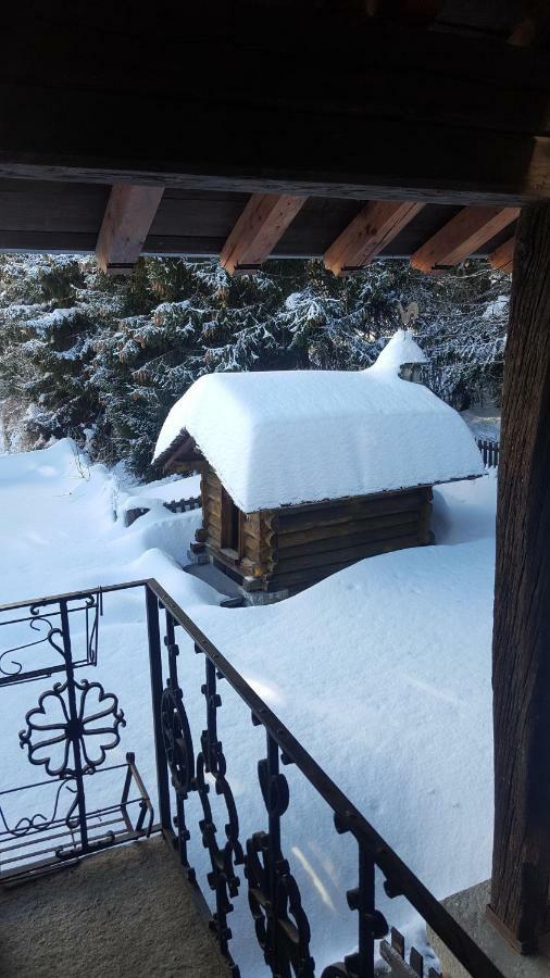 Chalet Blanc "Coeur Sapin" กูร์มาเยอร์ ภายนอก รูปภาพ